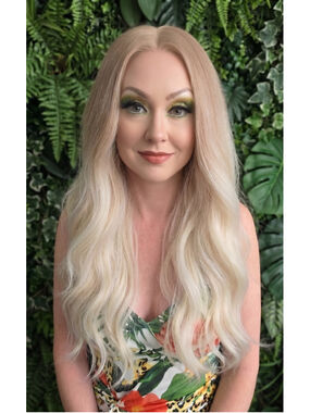 Ellie in Honey Drip | 24" Wavy Blonde Ombre 13x6 Lace Front Wig